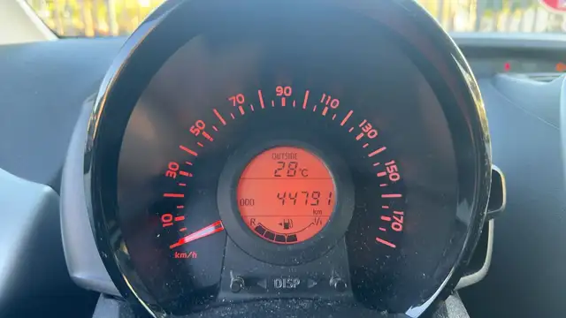 Citroen C1 view 12