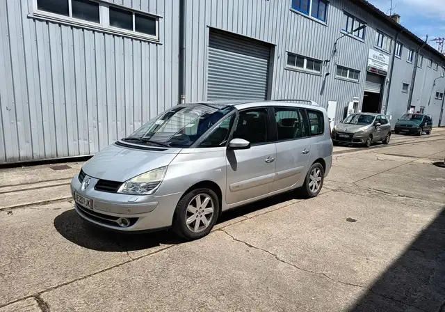 Renault Grand Espace 2.0 dci 150 initiale bva gps cuir xenon bluetooth attelage 7p etc..