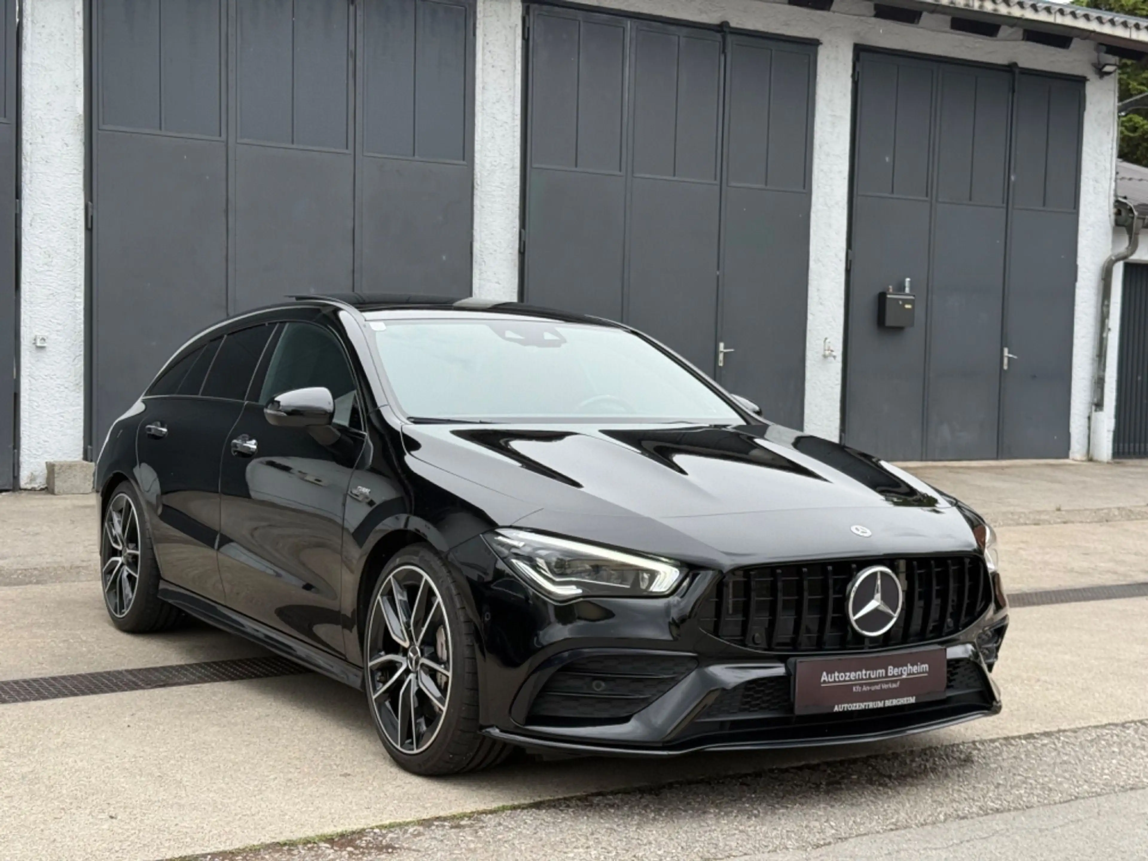 Mercedes-Benz CLA 35 AMG 4MATIC Shooting Brake Aut. — photo 2