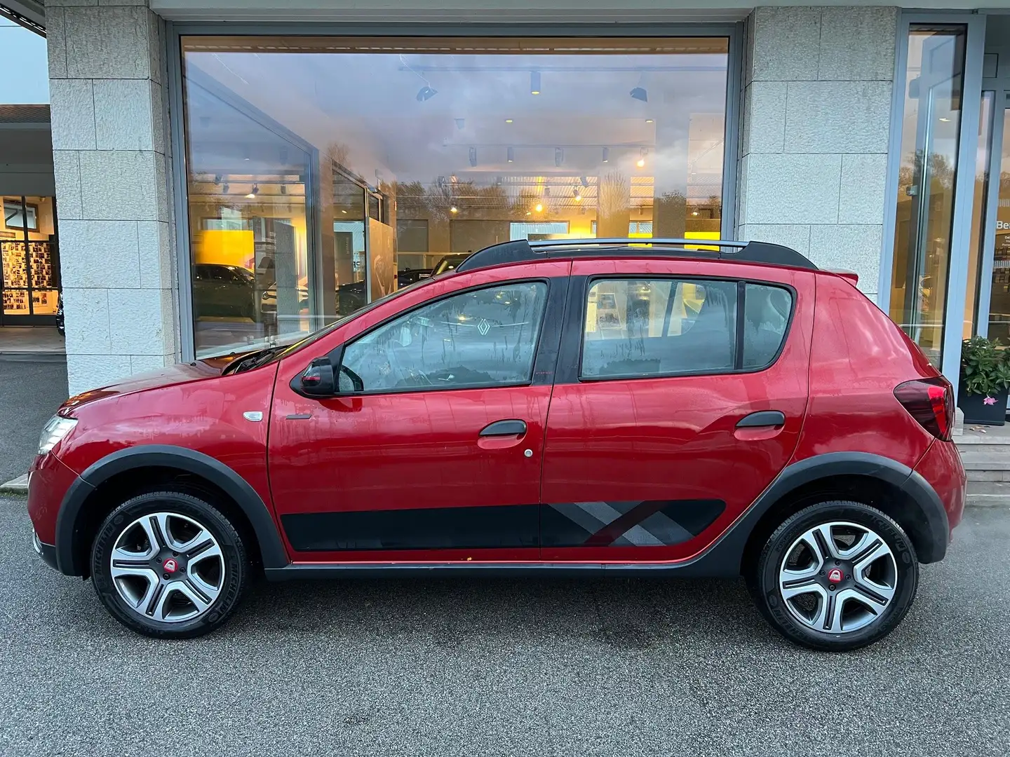 Dacia Sandero Sandero Stepway 0.9 tce turbo Comfort Gpl s Red - 2