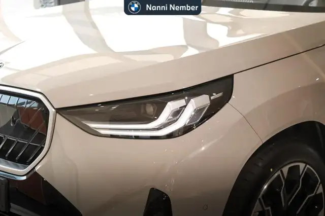 BMW X3 view 5