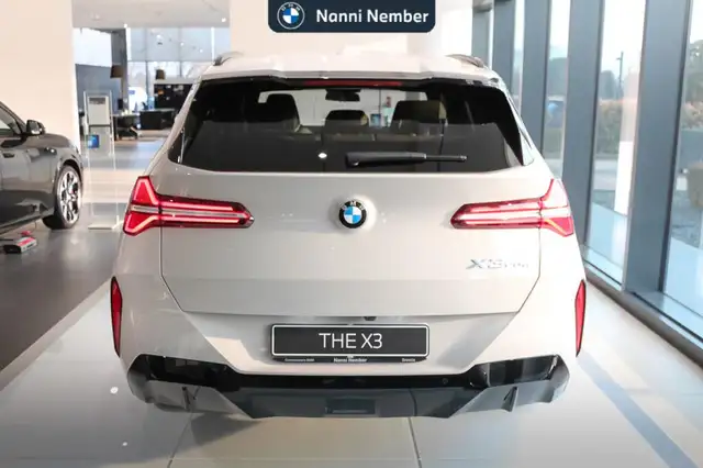 BMW X3 view 4