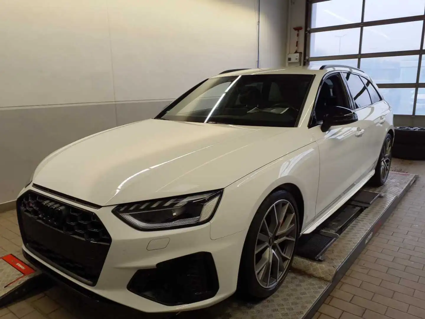 Audi S4 TDI +AHK+OPTIK+MATRIX+ASSISTS+BUSINESS+ Weiß - 2