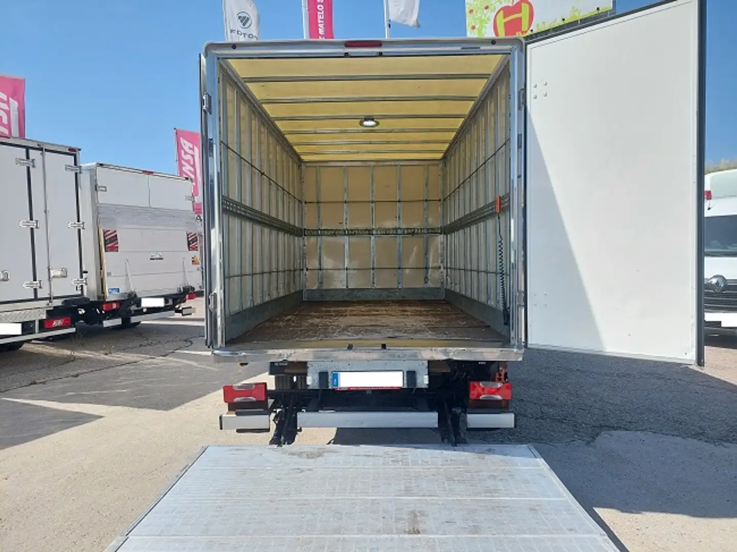 Iveco Daily Chasis Cabina 35C16 3750 156 Wit - 2