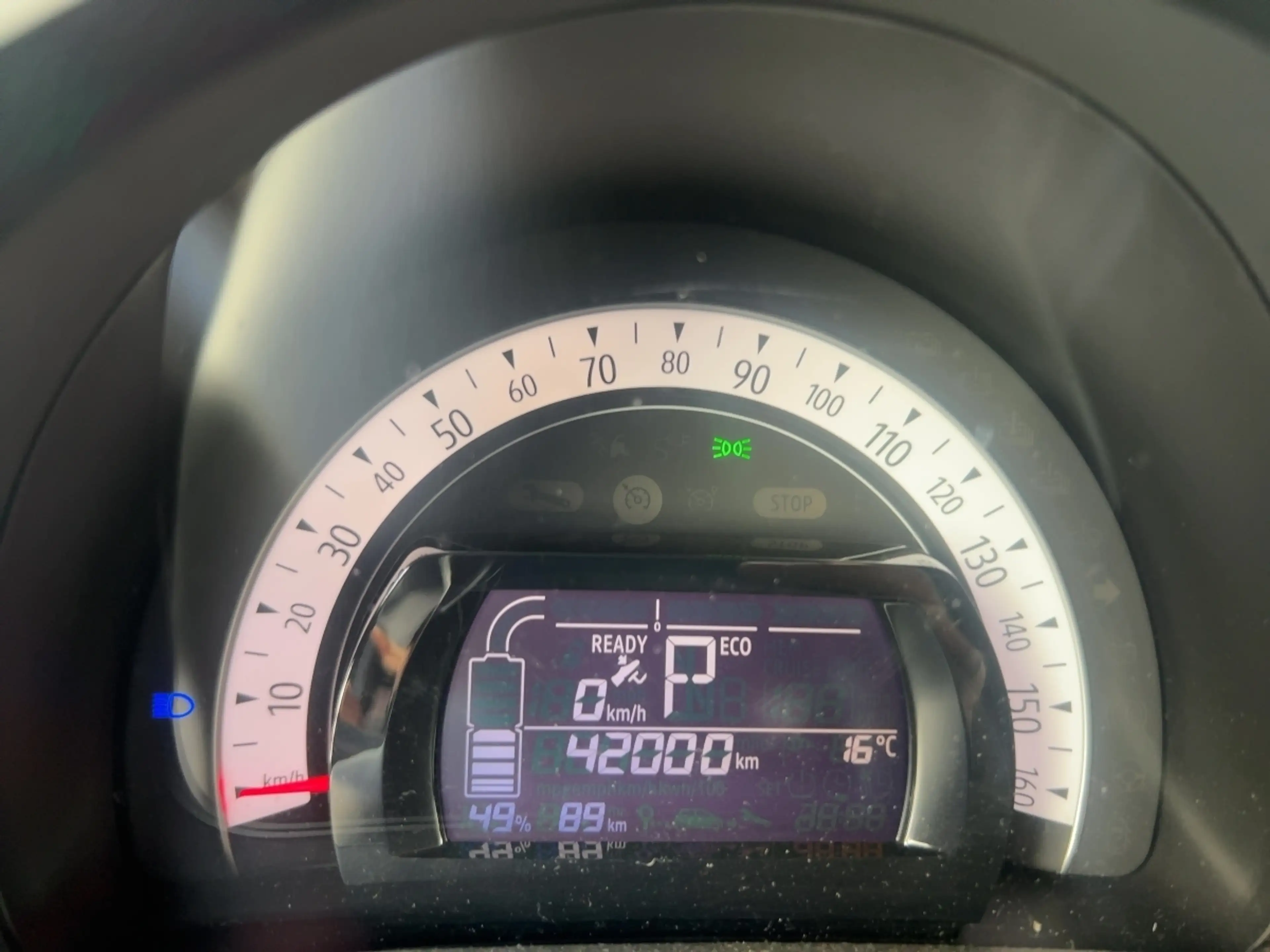 Renault Twingo E-TECH Techno — photo 13