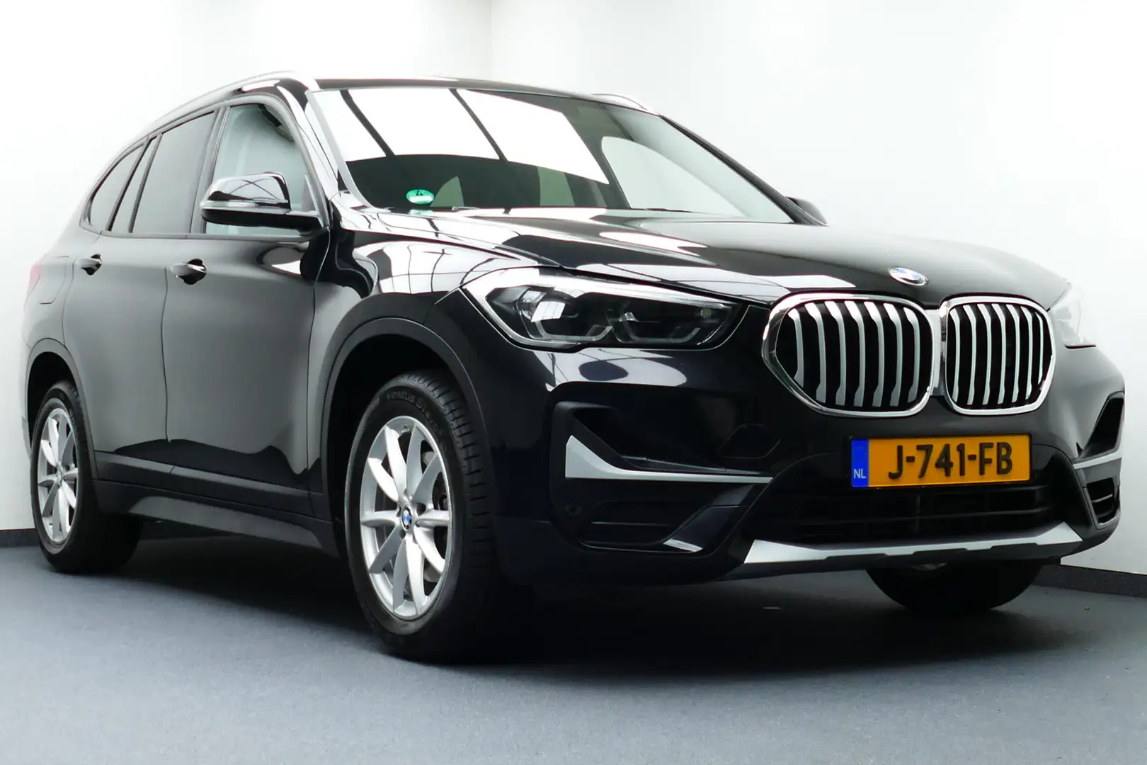 BMW X1 sDrive18i High Executive. Camera, StoelVerw, Led K Negro - 2