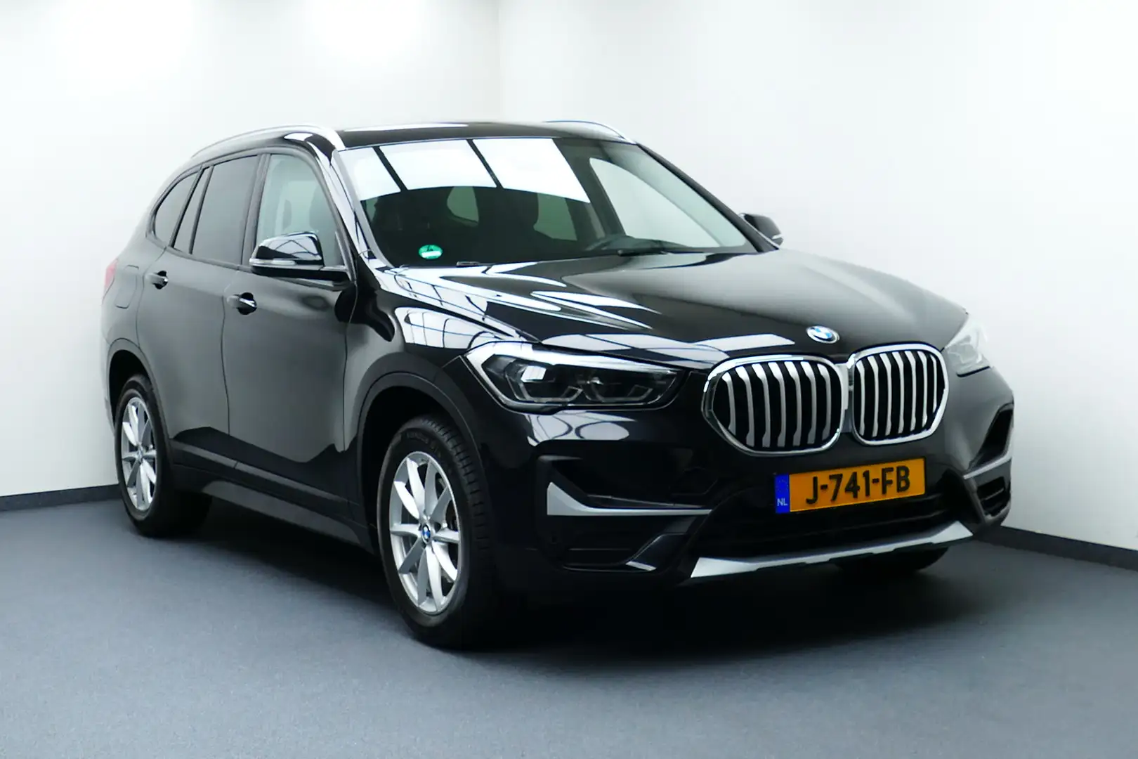 BMW X1 sDrive18i High Executive. Camera, StoelVerw, Led K Negro - 1