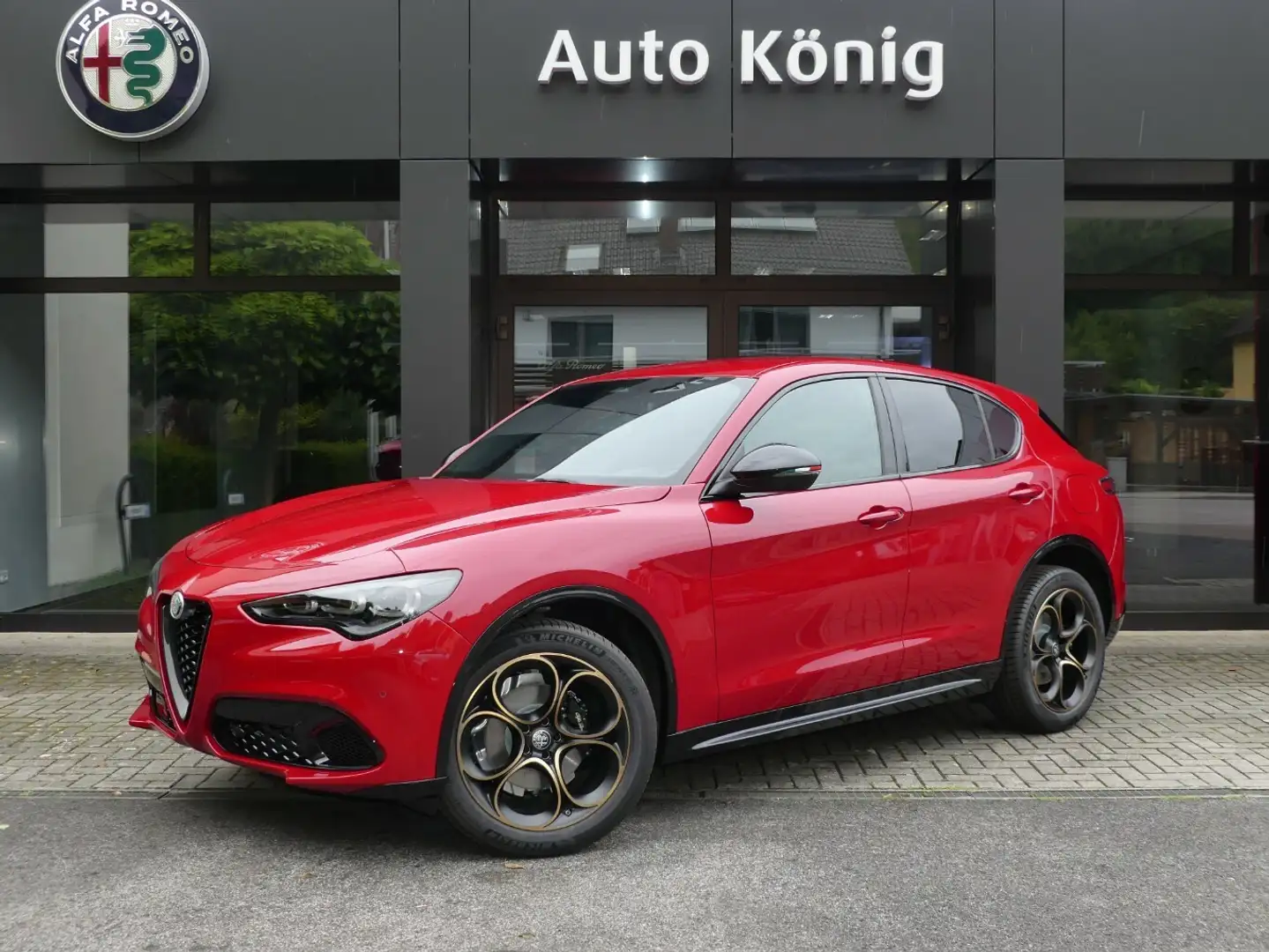 Alfa Romeo Stelvio Intensa 2.0 Turbo 16V AT8-Q4 Красный - 1