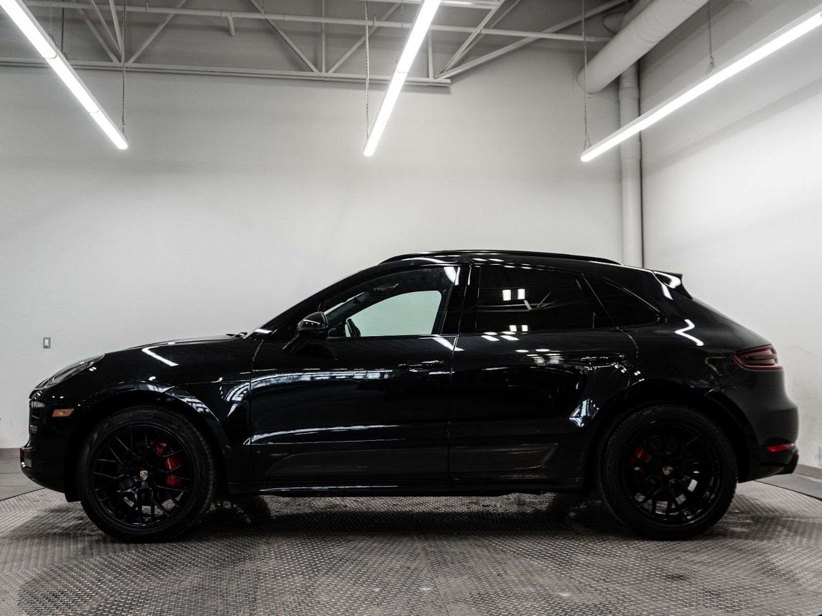 2017 Porsche Macan | One Owner, No Accidents, Full Service History, L alt 2