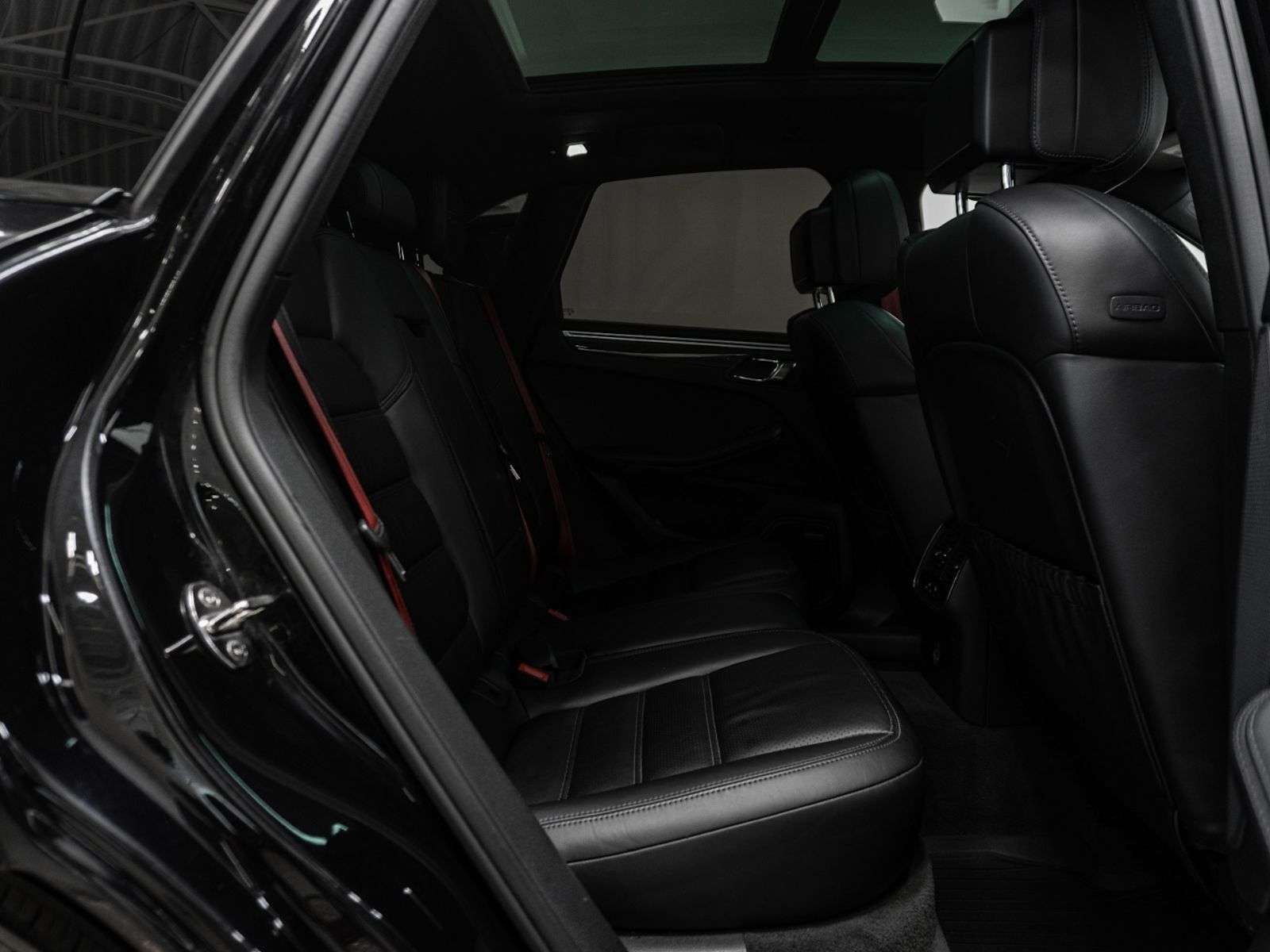 2017 Porsche Macan | One Owner, No Accidents, Full Service History, L thumb 20