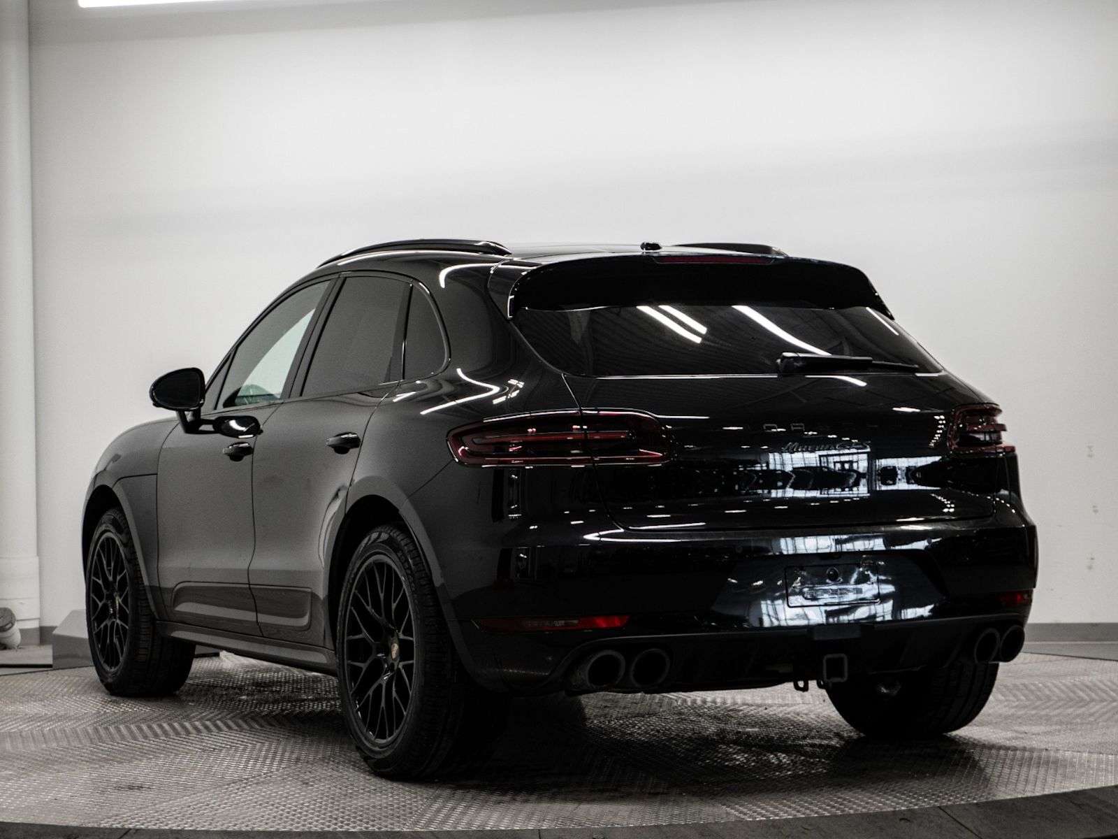2017 Porsche Macan | One Owner, No Accidents, Full Service History, L alt 3