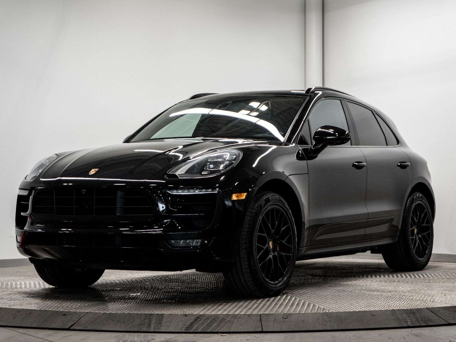 2017 Porsche Macan | One Owner, No Accidents, Full Service History, L