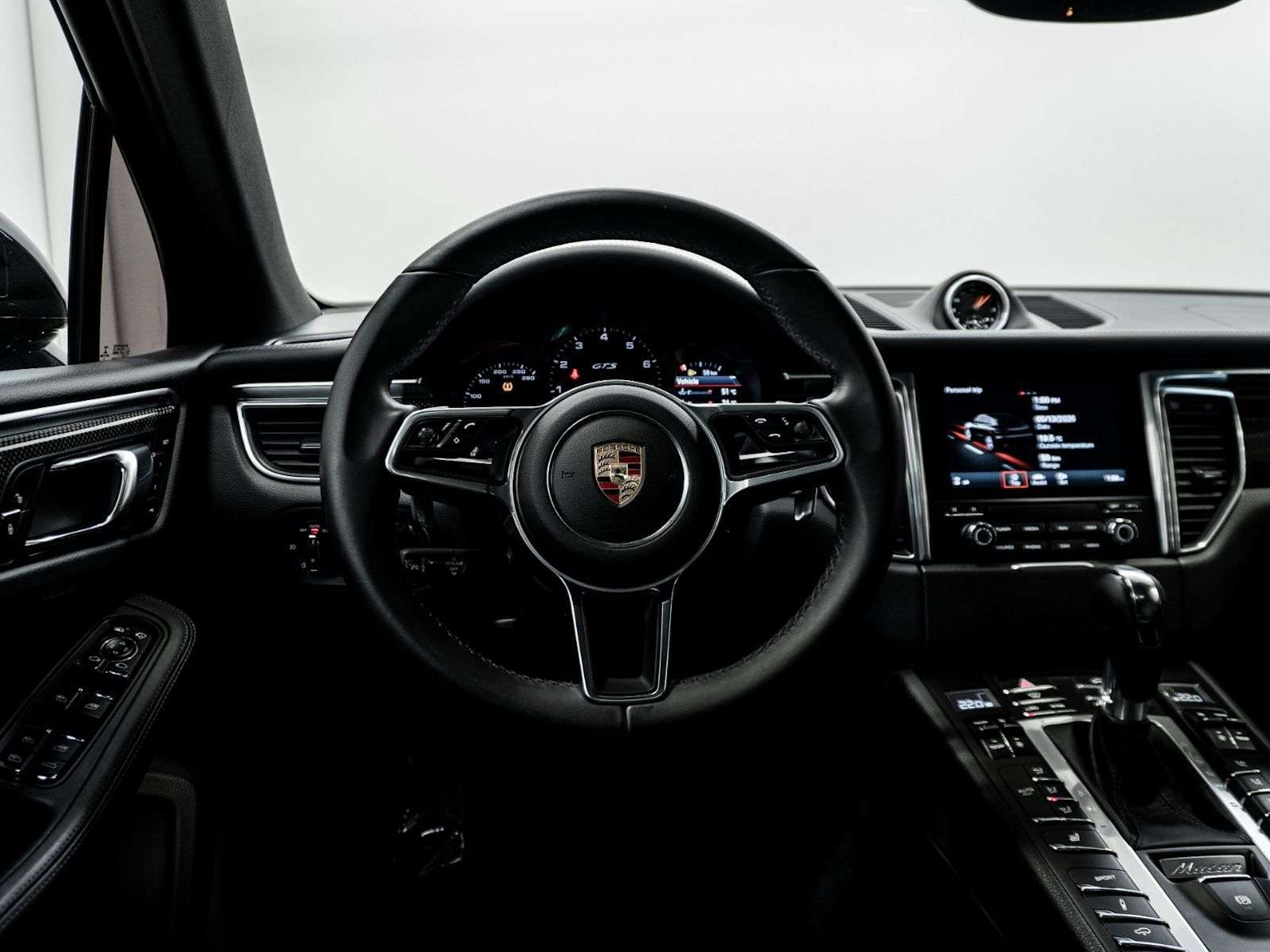 2017 Porsche Macan | One Owner, No Accidents, Full Service History, L thumb 14