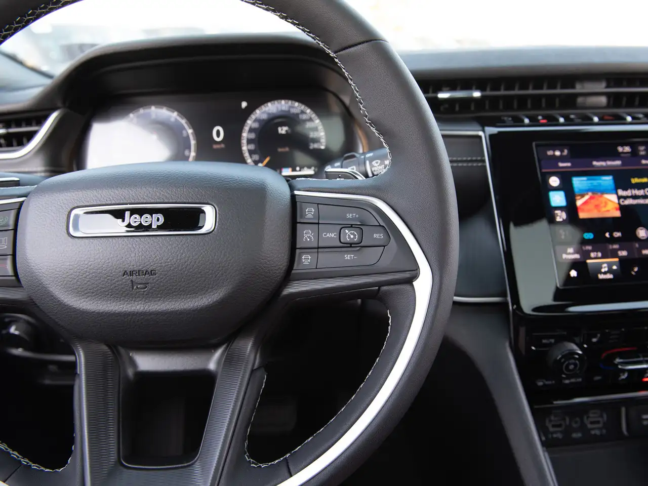 Jeep Grand Cherokee снимка Jeep Grand Cherokee