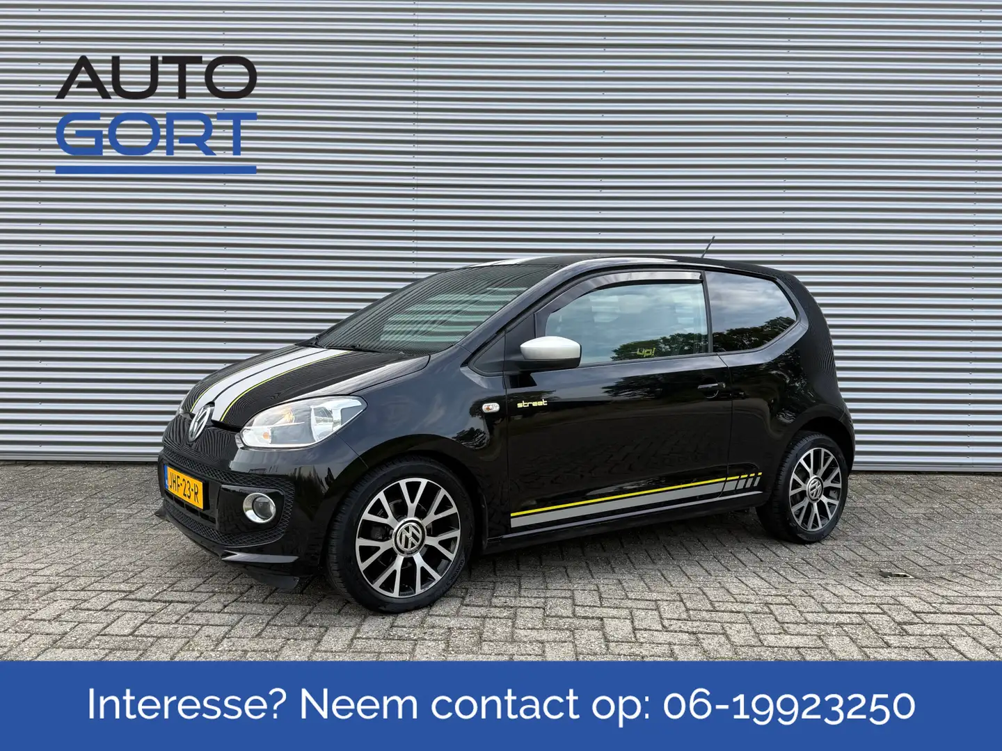 Volkswagen up! 1.0 Street up! BlueMotion | Airco | Stoelverw. | 8 Zwart - 1