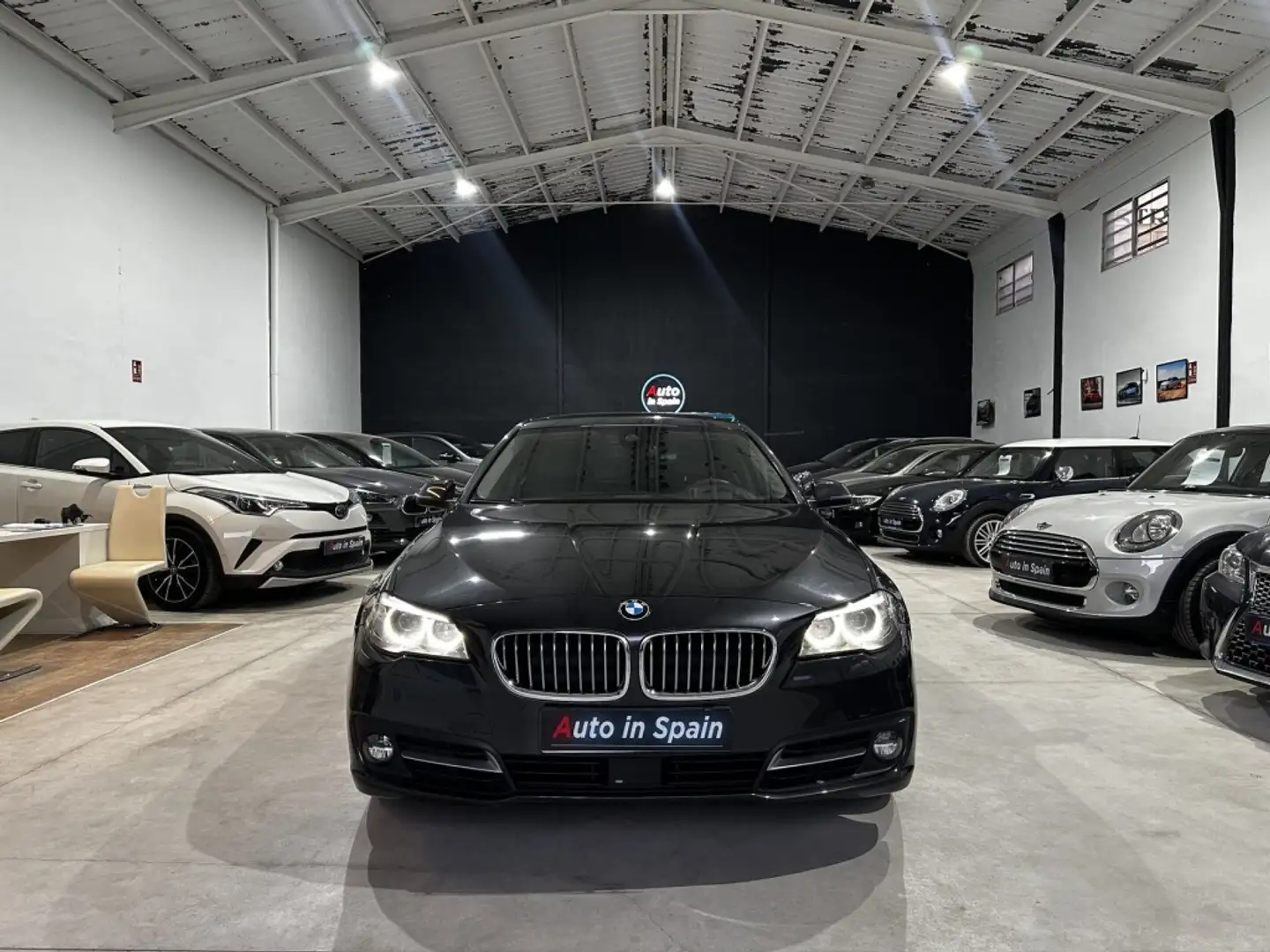 BMW 525 525dA Touring xDrive Negro - 2