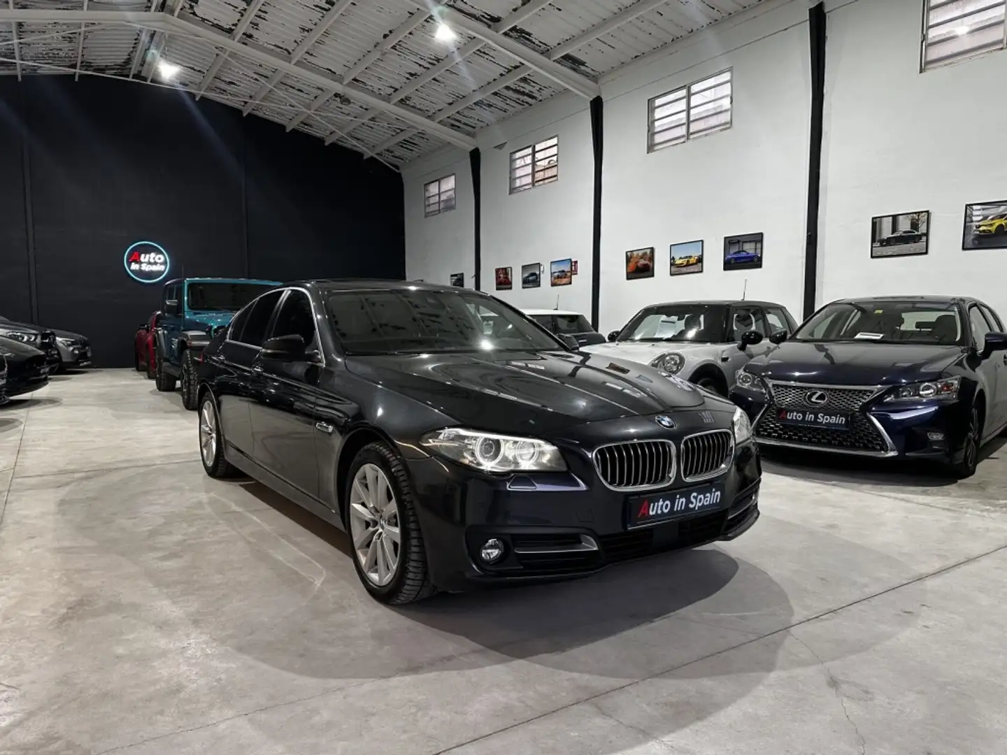 BMW 525 525dA Touring xDrive Negro - 1