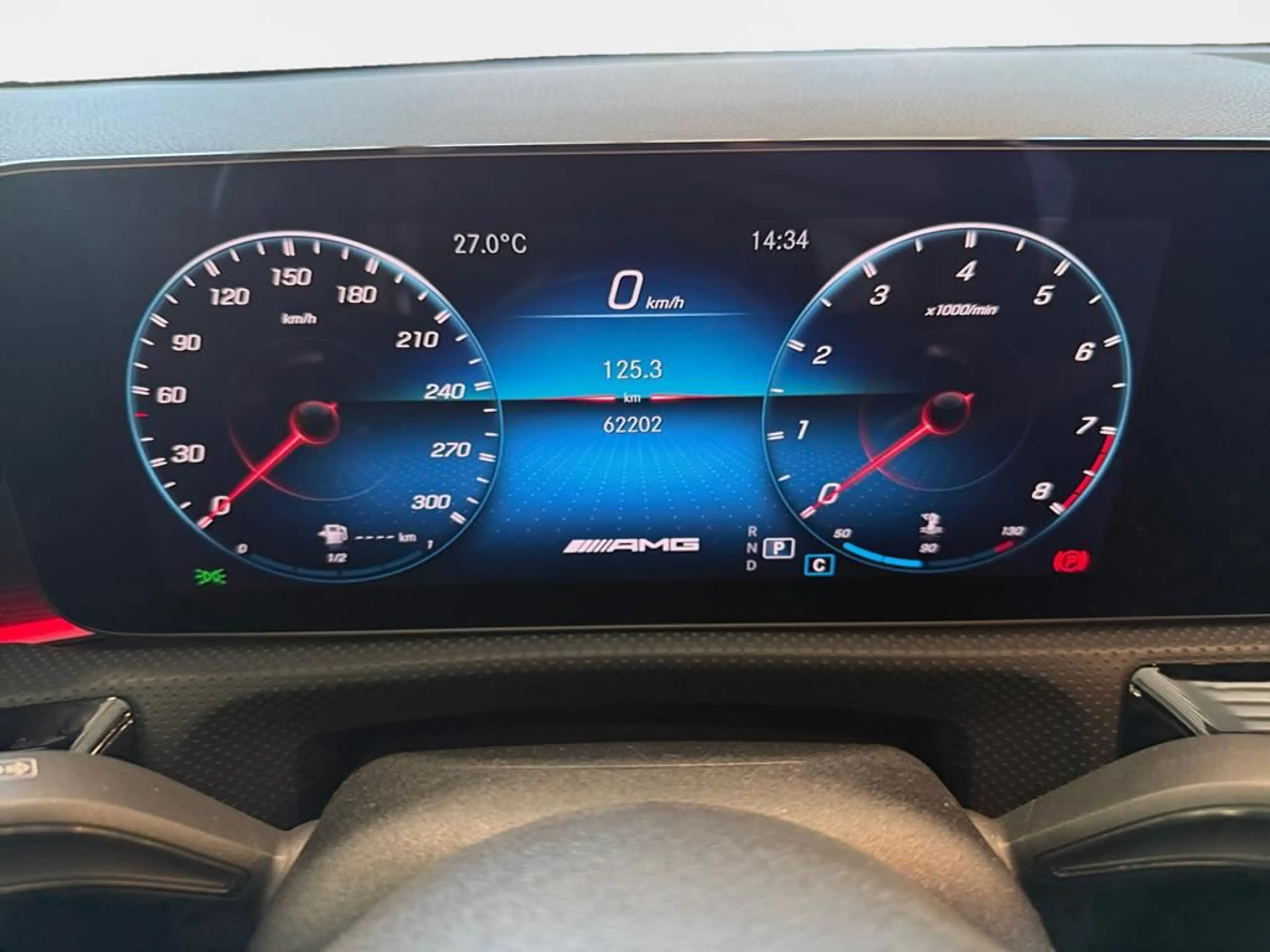 Mercedes-Benz CLA 45 AMG — photo 11