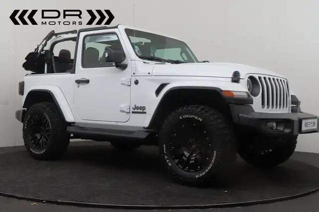 Jeep Wrangler view 2