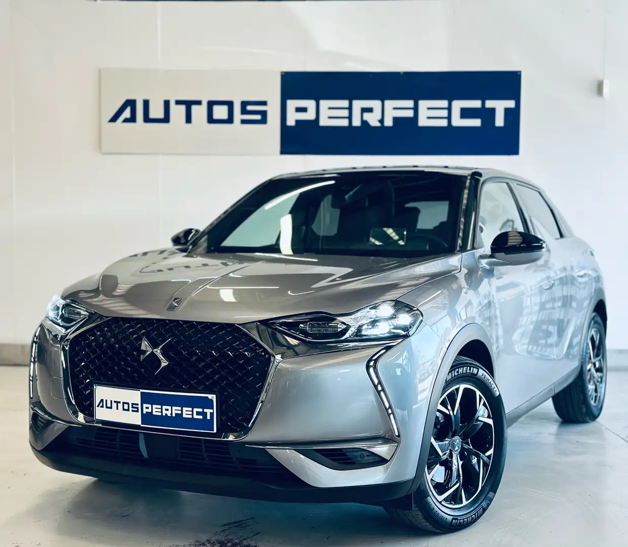 DS Automobiles DS 3 Crossback 1.2 Performance Line*38.318km* BOITE AUTO PDC NAVI Šedá - 1