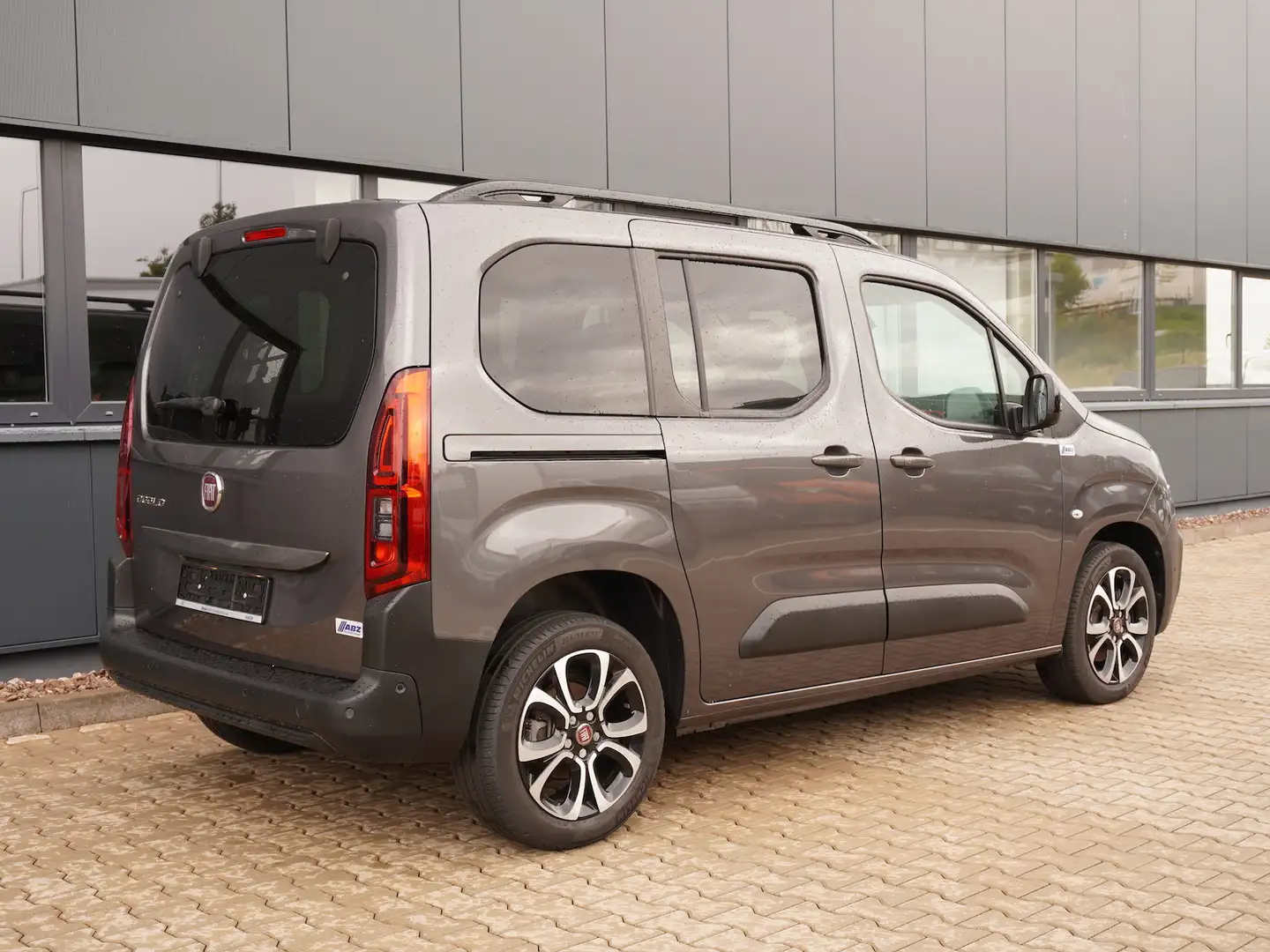 Fiat Doblo Kombi 1.5 / Panoramadach + 5- Sitzer Сірий - 2