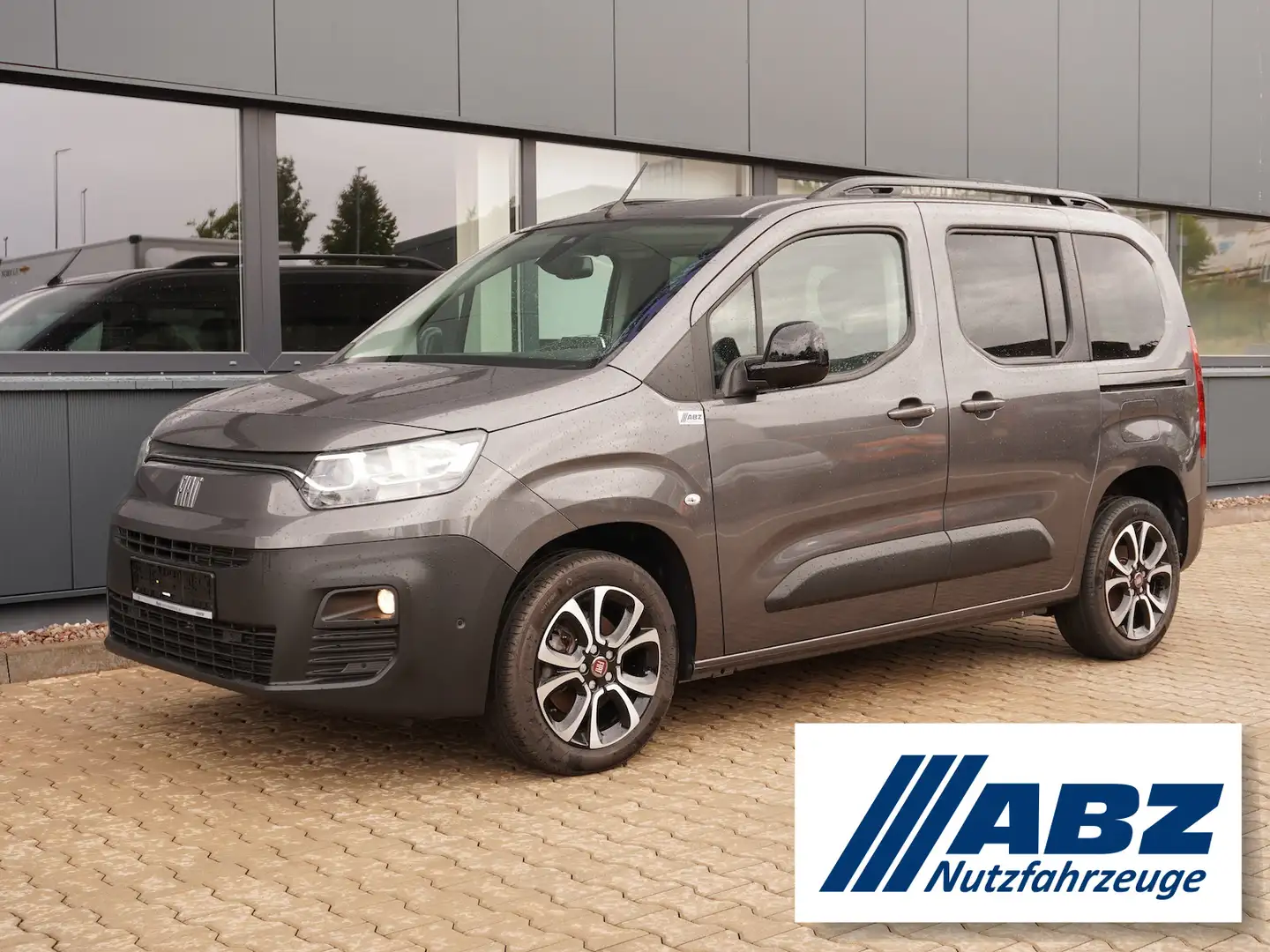 Fiat Doblo Kombi 1.5 / Panoramadach + 5- Sitzer Сірий - 1