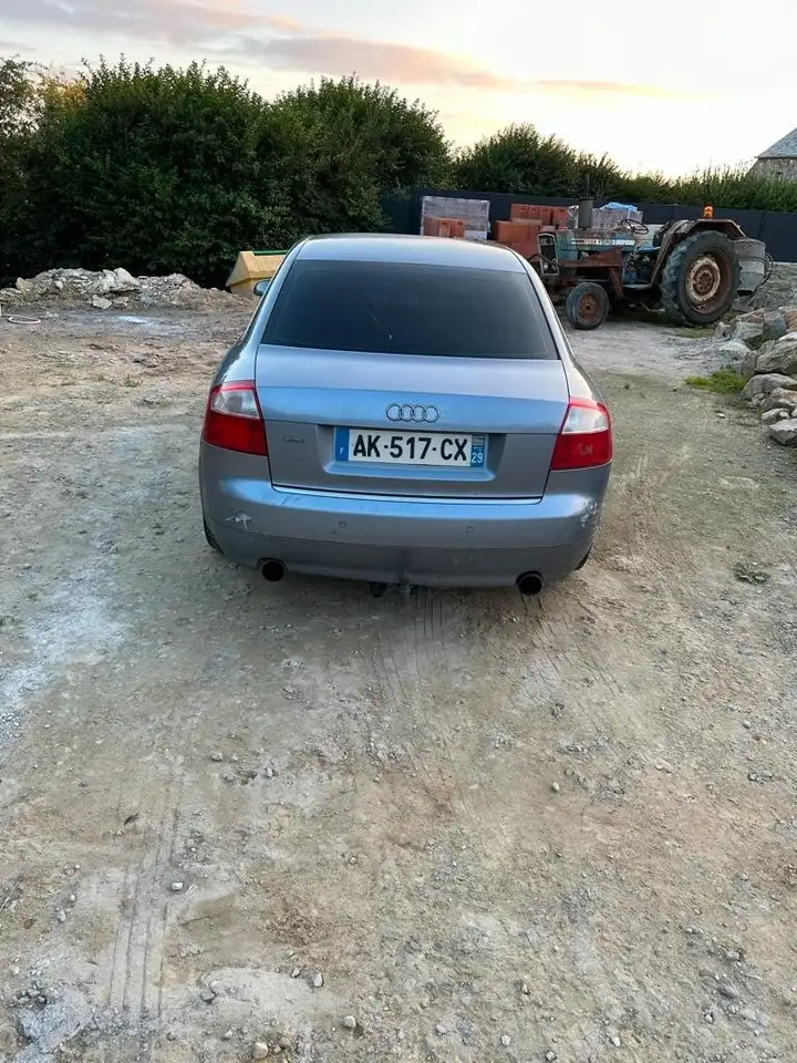 Audi A4 2.5 TDI S-Line