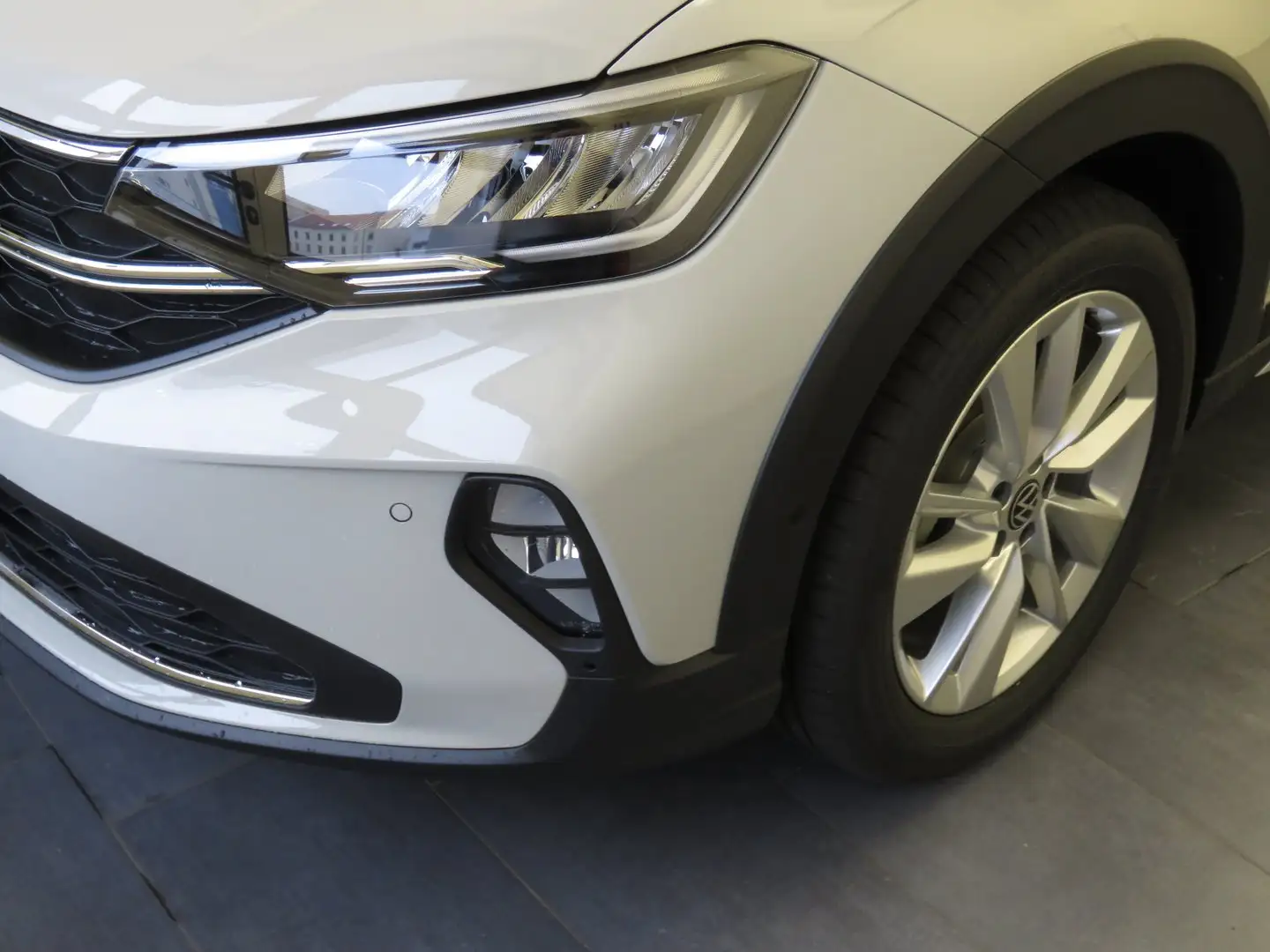 Volkswagen Taigo Friends TSI Grau - 2