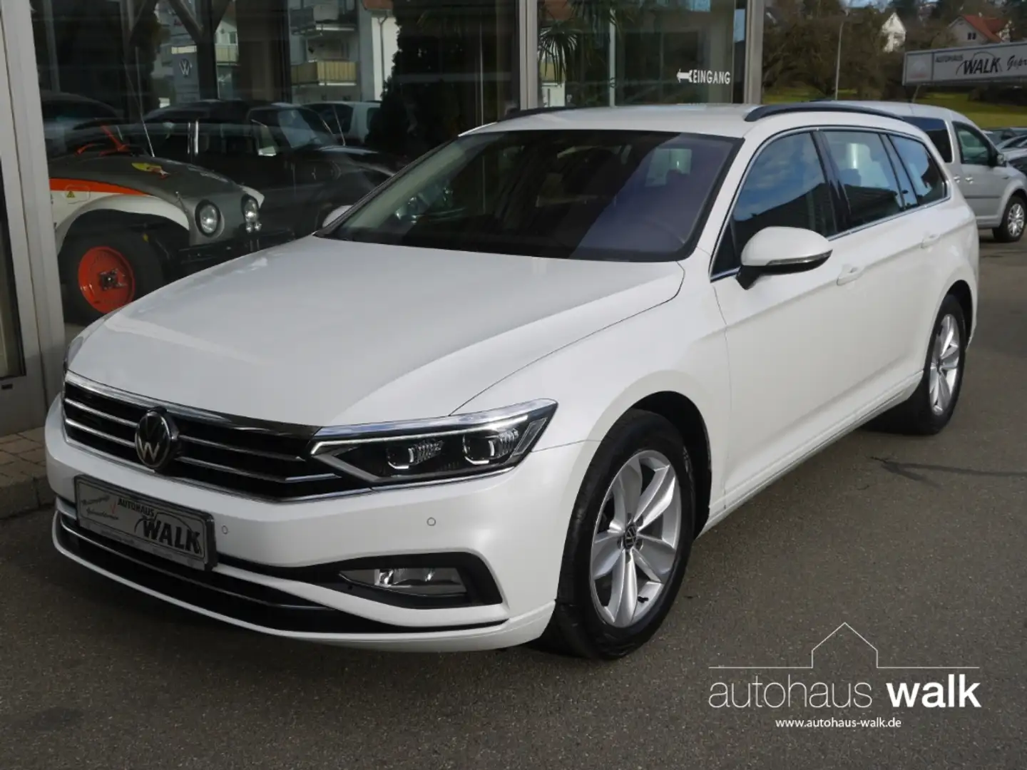 Volkswagen Passat Variant 2,0 TDI Business Premium Matrix NAVI AHK RFK Weiß - 2