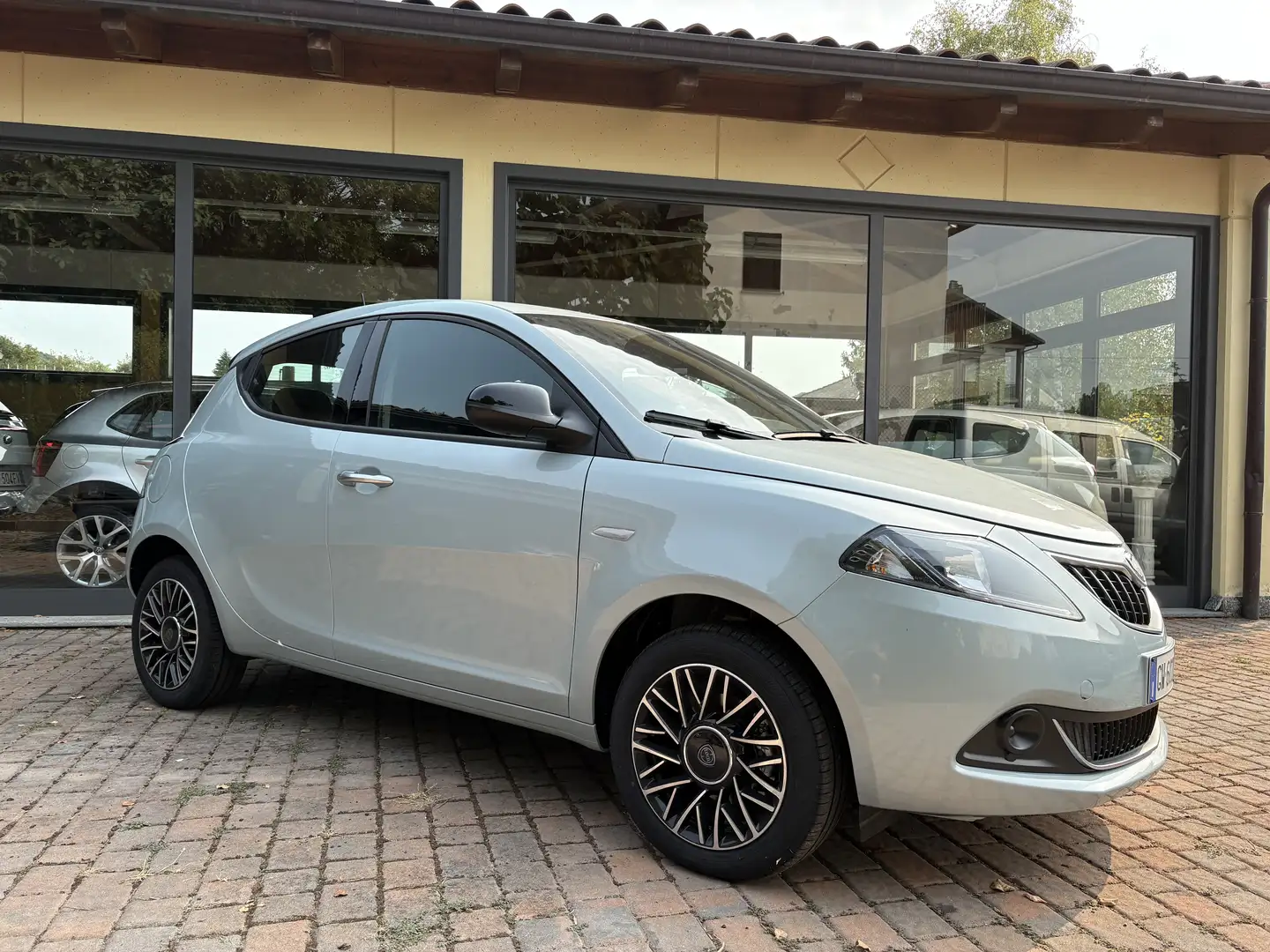 Lancia Ypsilon Gold 1.2 GPL KM0   NO VINCOLI Blau - 1