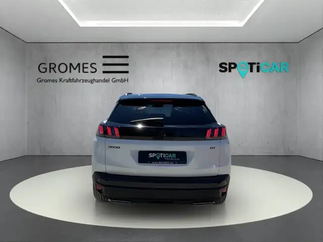 Peugeot 3008 view 4