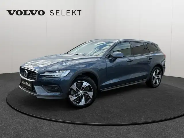 Volvo V60 Cross Country B5 AWD / Essence