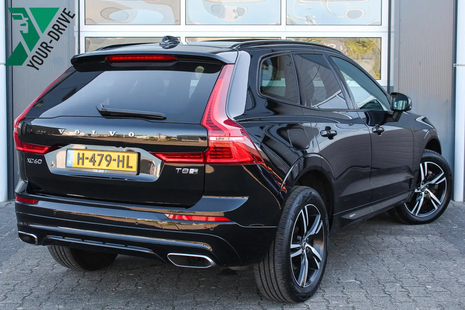 Volvo XC60 2.0 T8 Twin Engine AWD R-Design | Panoramadak & Lu Noir - 2