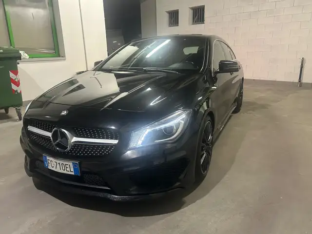 Mercedes-Benz CLA 200 CLA Shooting Brake d Premium DarkNight 4matic auto