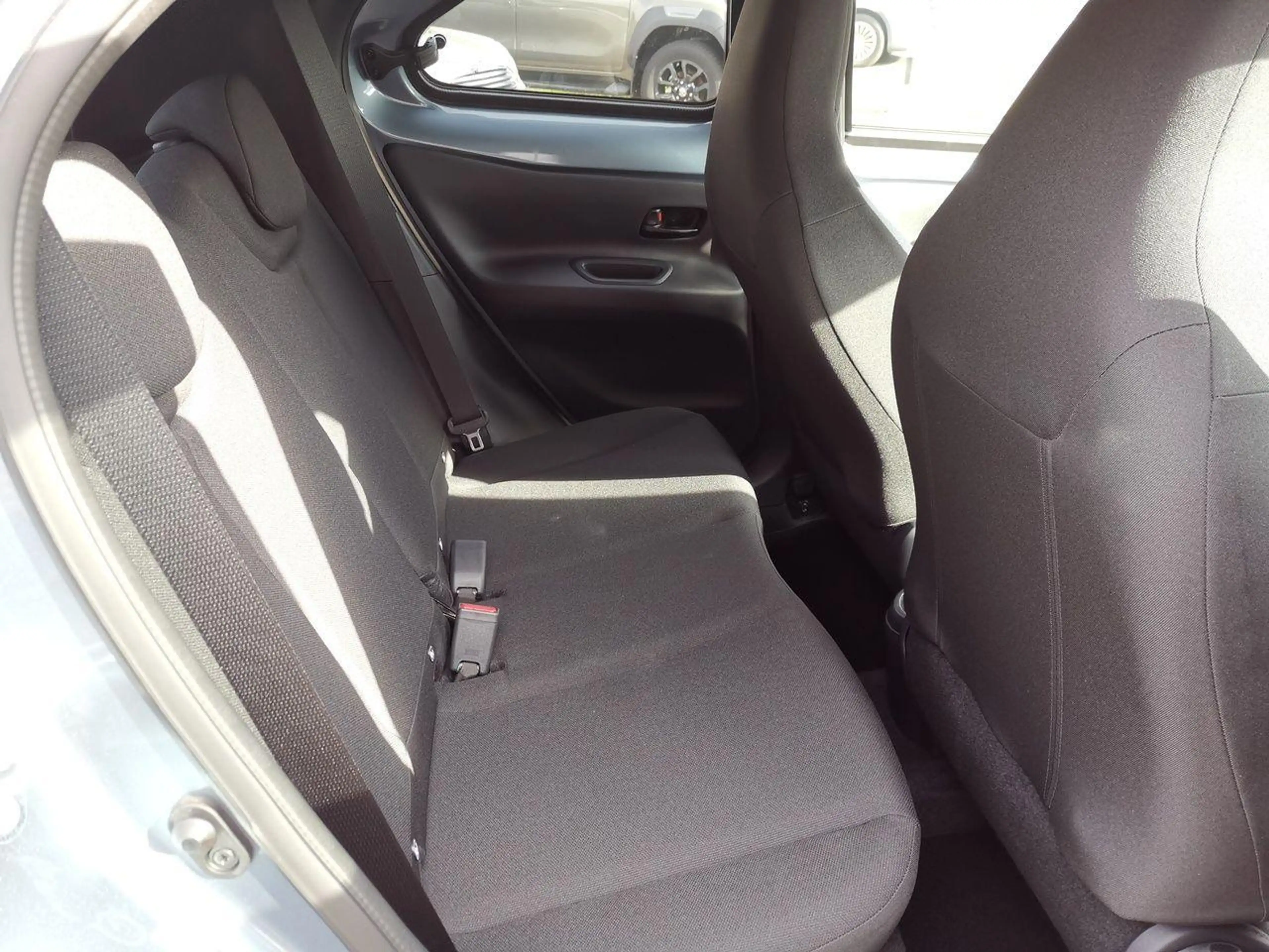 Toyota Aygo X Teamplayer · 72 PS · Rückfahrkamera · 17″Alu — photo 11
