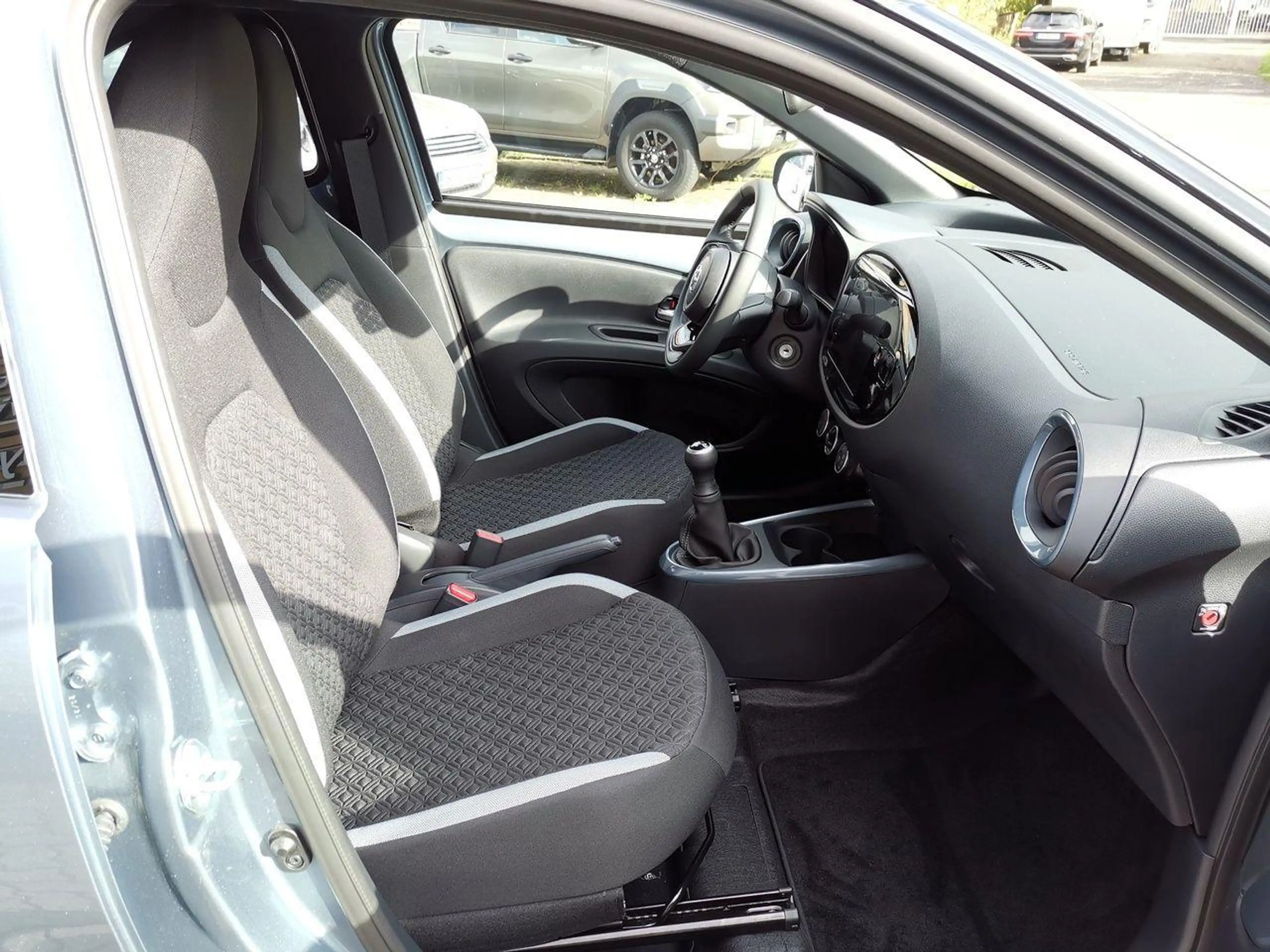 Toyota Aygo X Teamplayer · 72 PS · Rückfahrkamera · 17″Alu — photo 12