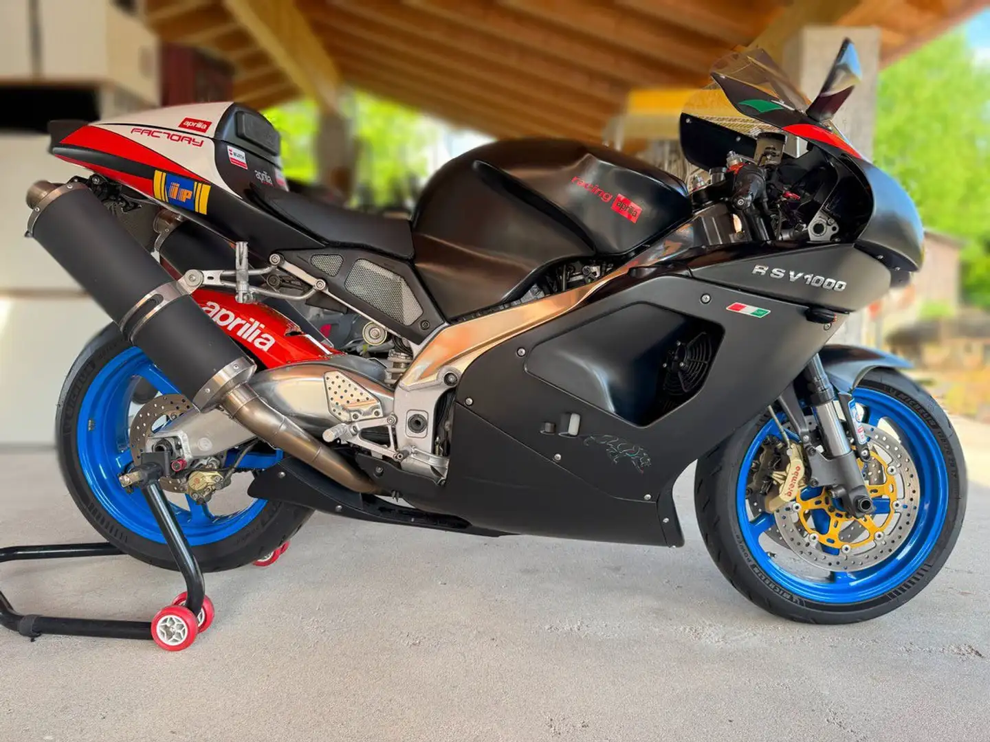 Aprilia RSV Mille Aprilia RSV 1000 Carenata 2 marmitte Чорний - 1