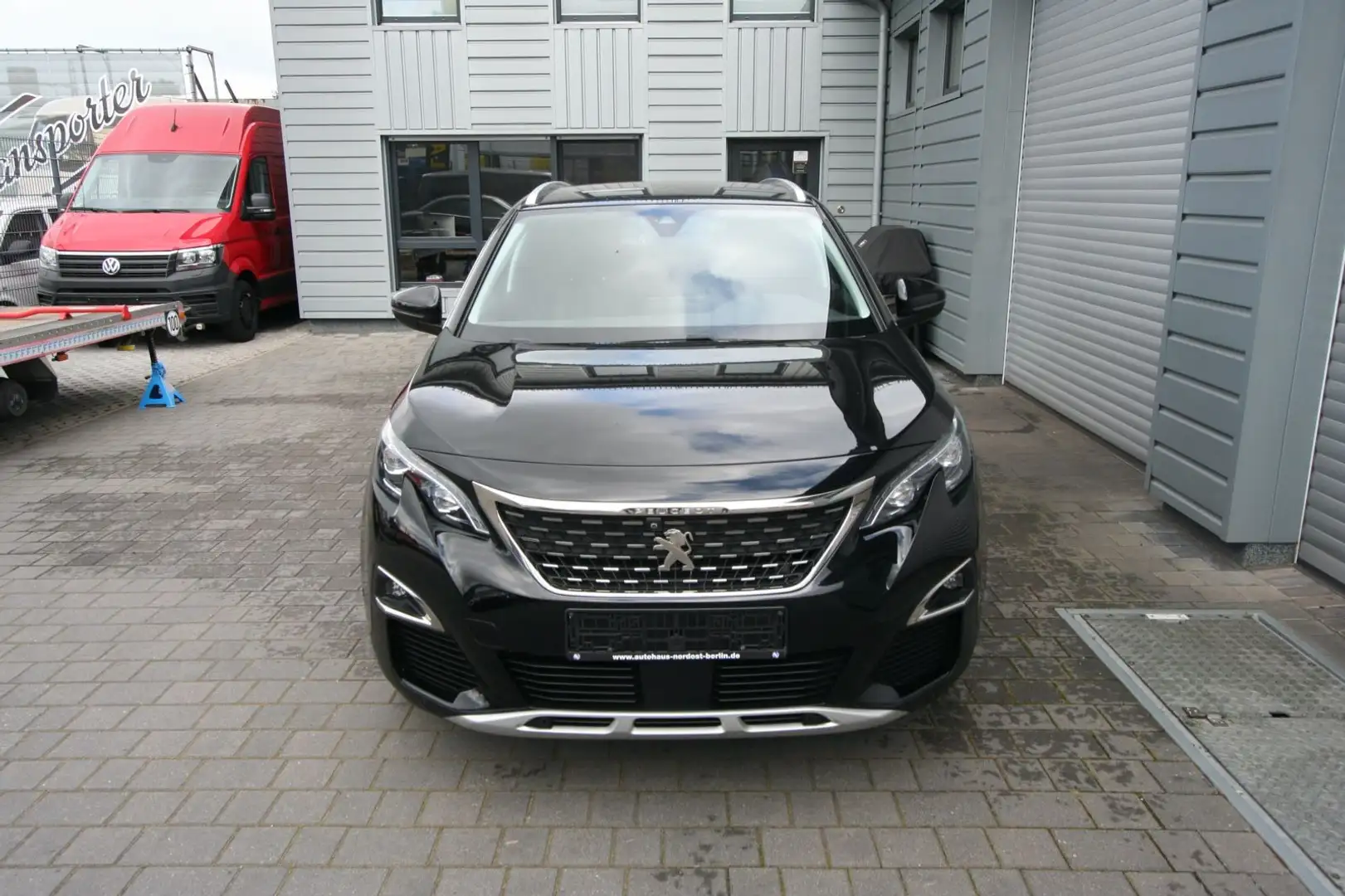 Peugeot 3008 Allure Schwarz - 2