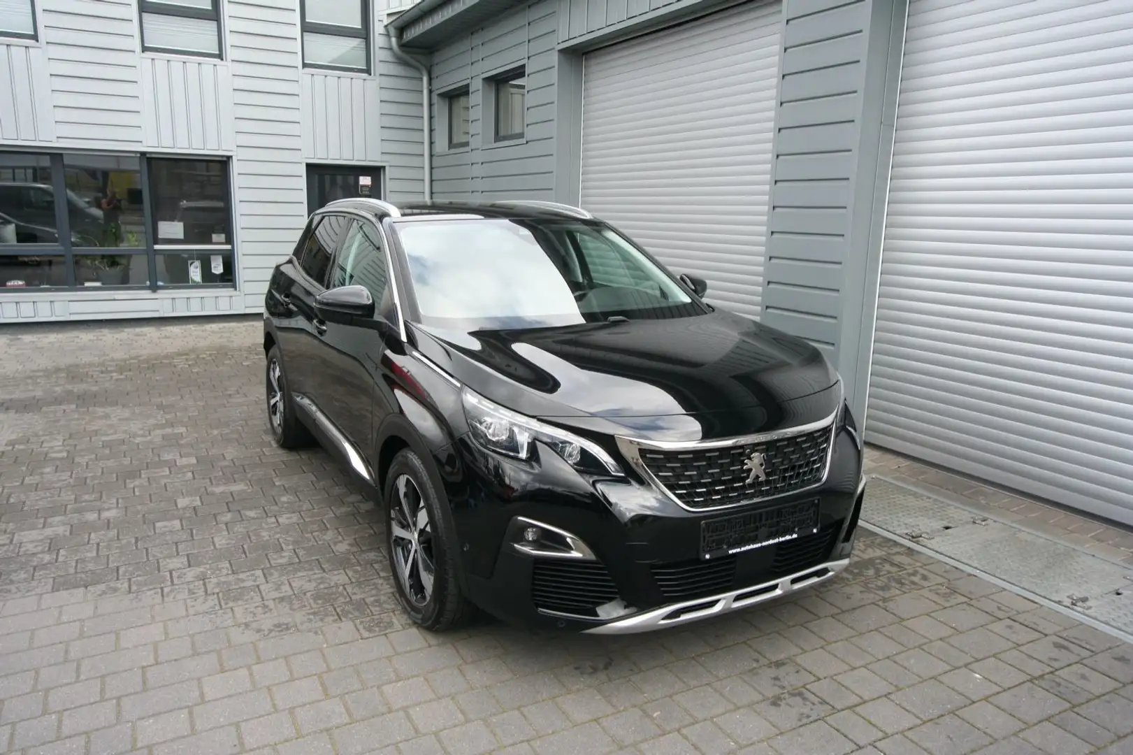 Peugeot 3008 Allure Schwarz - 1