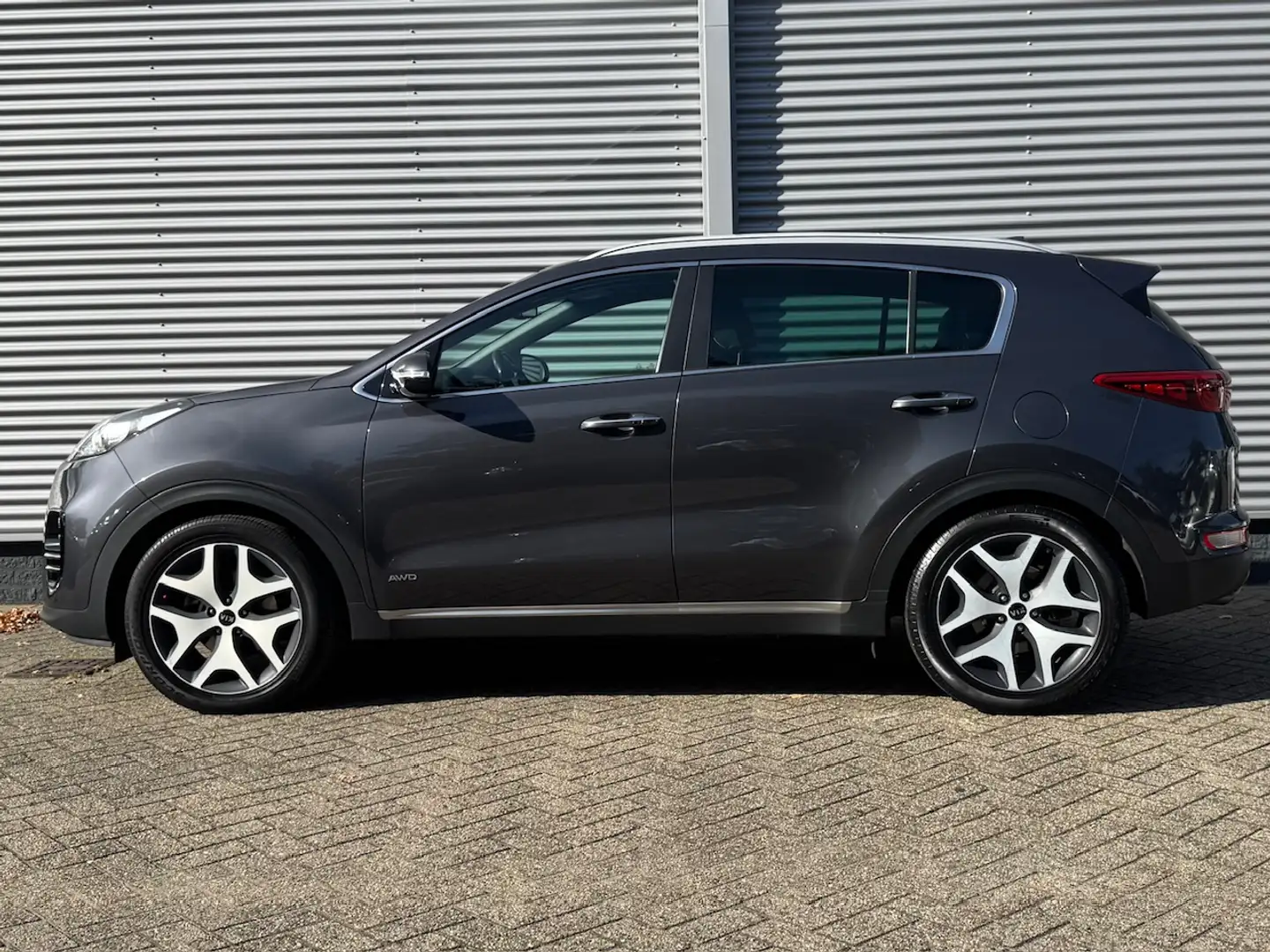 Kia Sportage 1.6 T-GDI 177pk DCT7 AWD GT-Line First Edition | C Grijs - 2