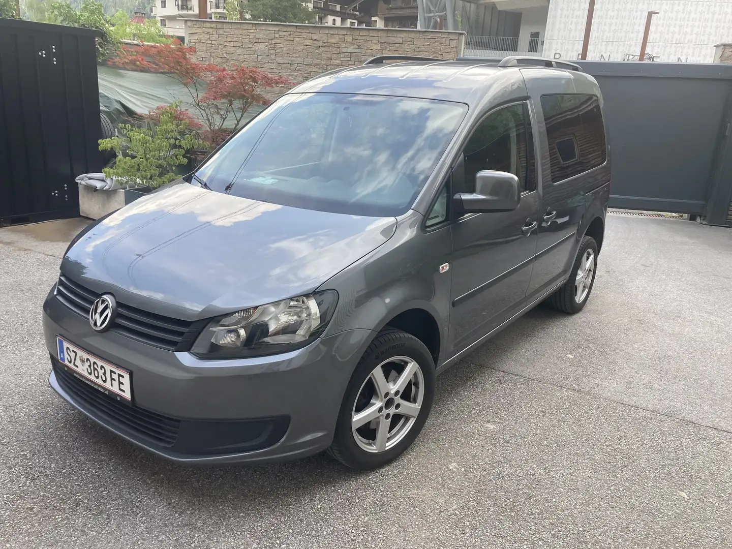 Volkswagen Caddy Life BlueMotion Tech. 1,9 TDI D-PF Braun - 1