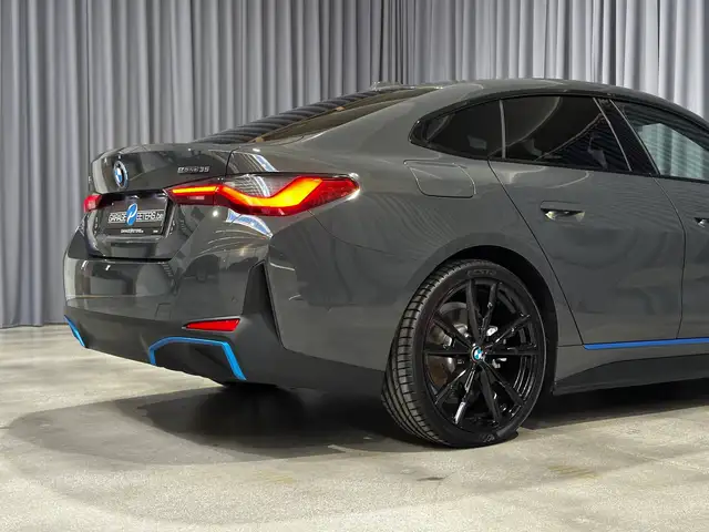 BMW I4 view 9