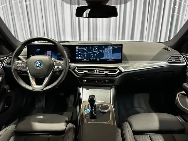 BMW I4 view 12