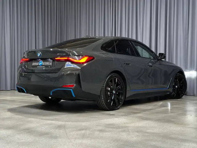 BMW I4 view 3