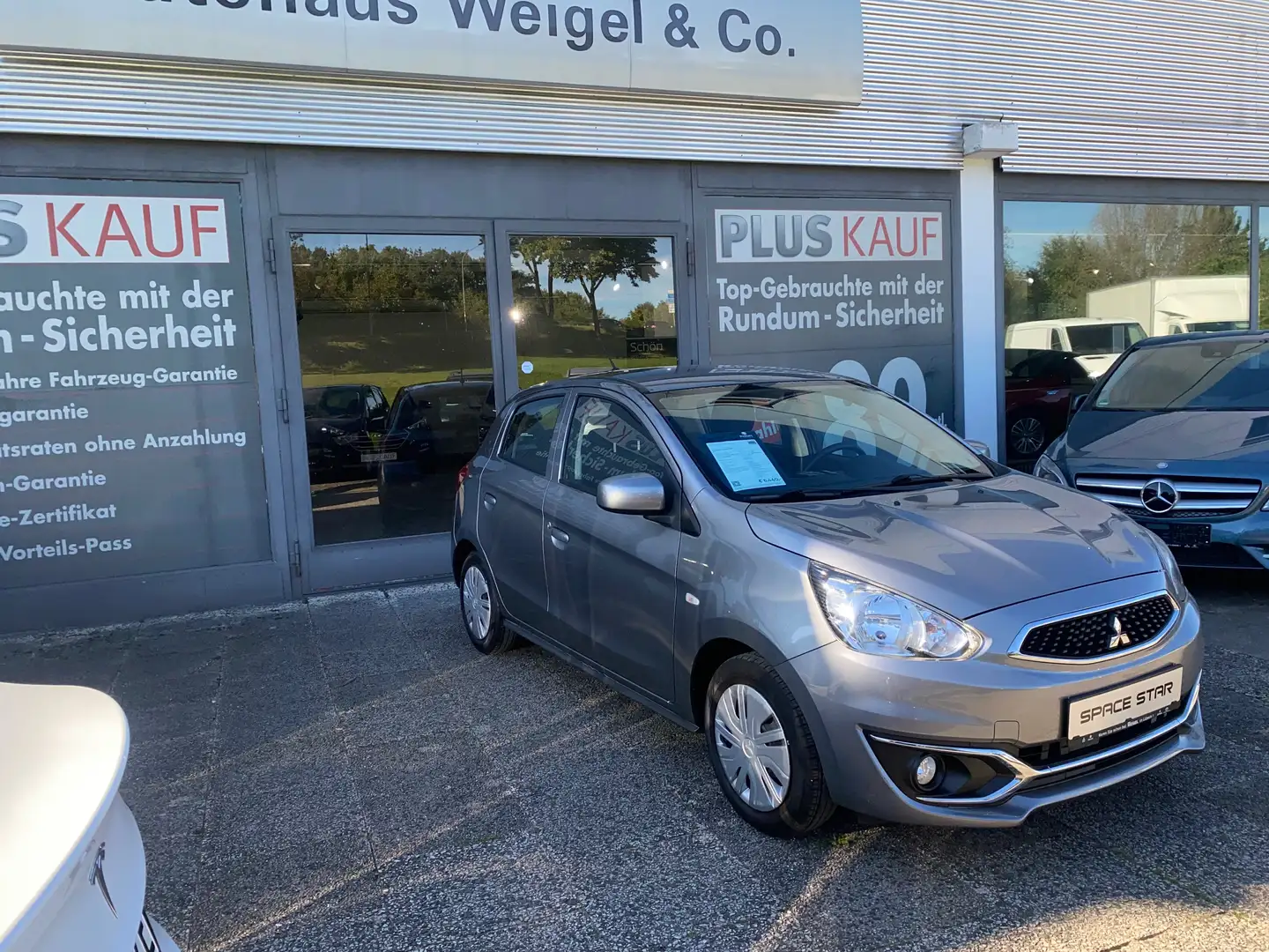Mitsubishi Space Star Basis.    NUR.  22.-€ Kfz Steuer Gris - 1