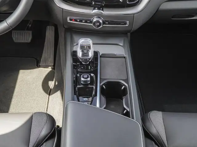 Volvo XC60 view 14