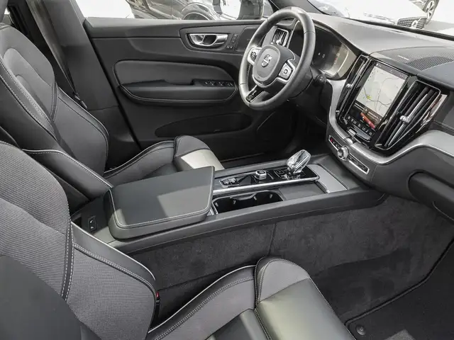 Volvo XC60 view 9