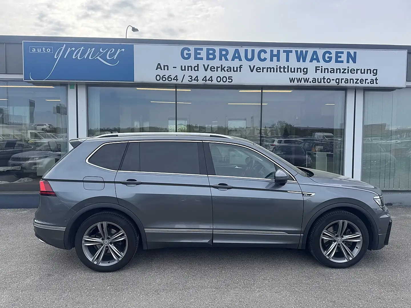 Volkswagen Tiguan Allspace Tiguan 2,0 TDI SCR 4Motion Allspace Highline DSG Grau - 1