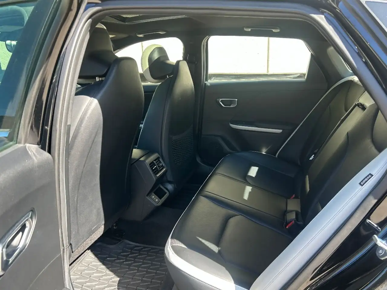 Kia K4 снимка Kia K4