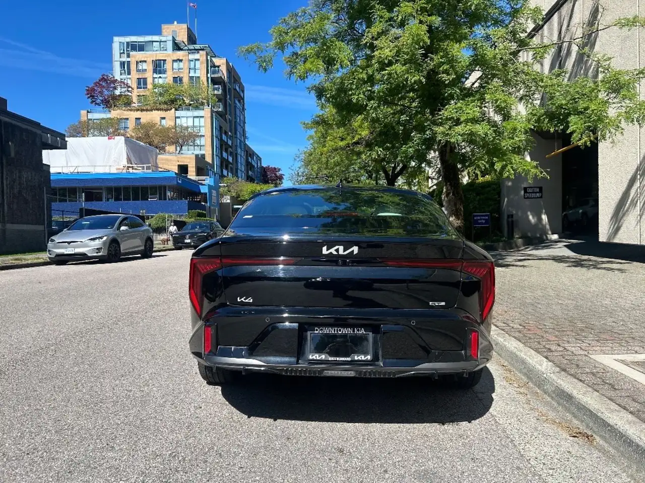 Kia K4 снимка Kia K4